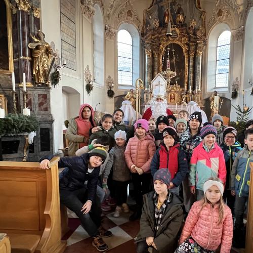 Gruppenfoto mit dem Nikolaus 