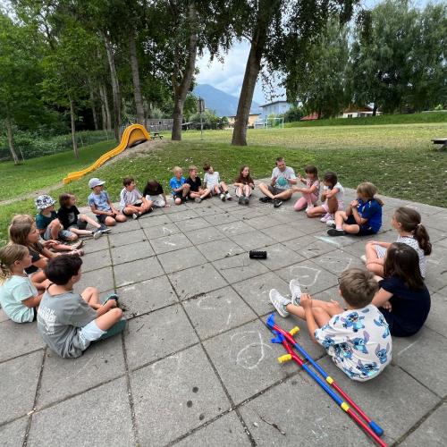 Kinder beim Abschlussfest